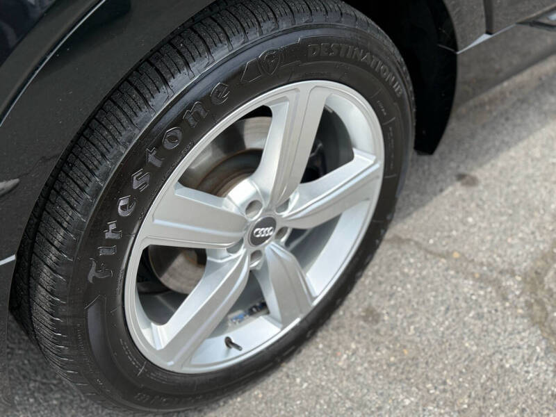 2019 Audi e-tron quattro Premium Plus