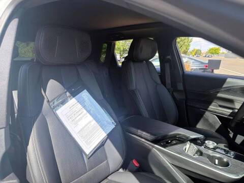 2024 Cadillac LYRIQ Sport 3