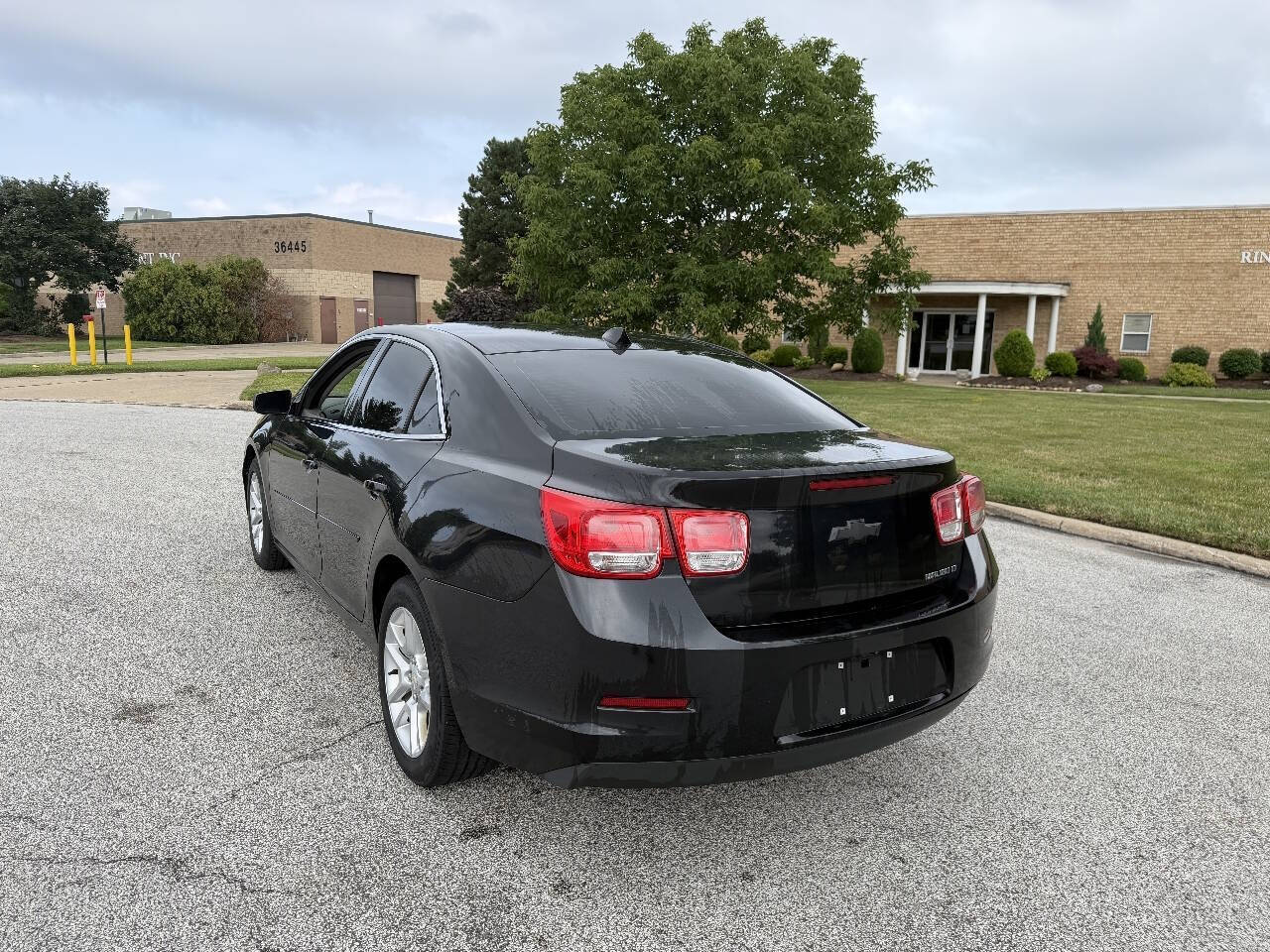 View vehicle photo 3