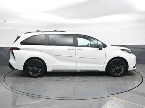 2025 Toyota Sienna XSE 7-Passenger