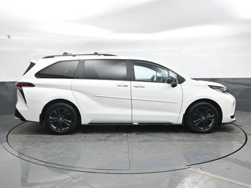2025 Toyota Sienna XSE 7-Passenger