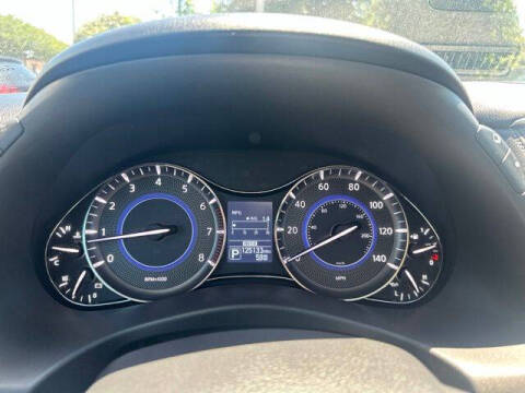 2015 Infiniti QX80