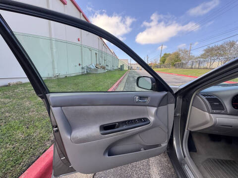 2005 Toyota Camry Standard