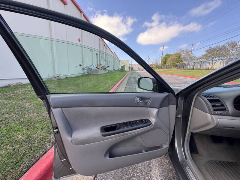 2005 Toyota Camry Standard