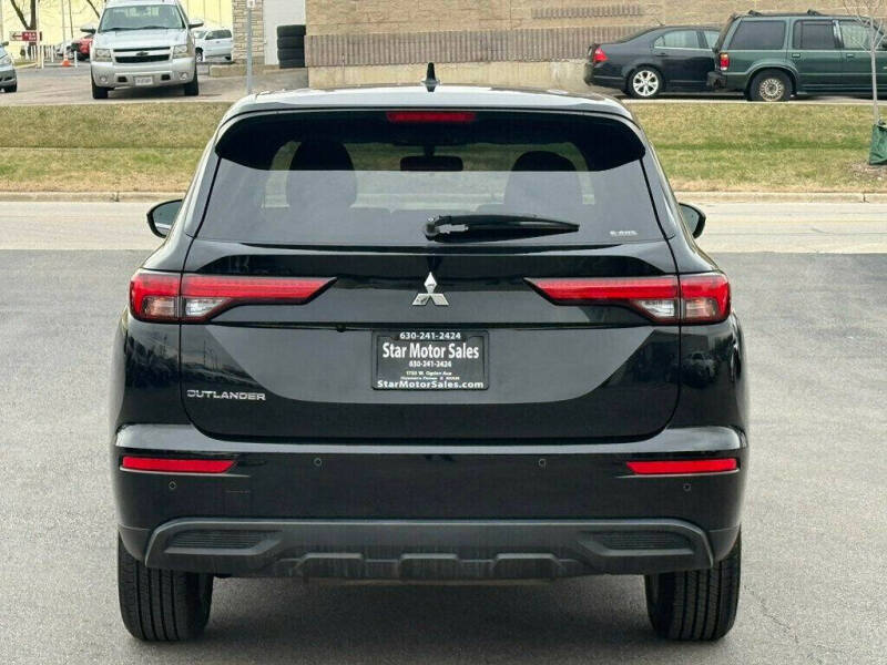 2022 Mitsubishi Outlander ES
