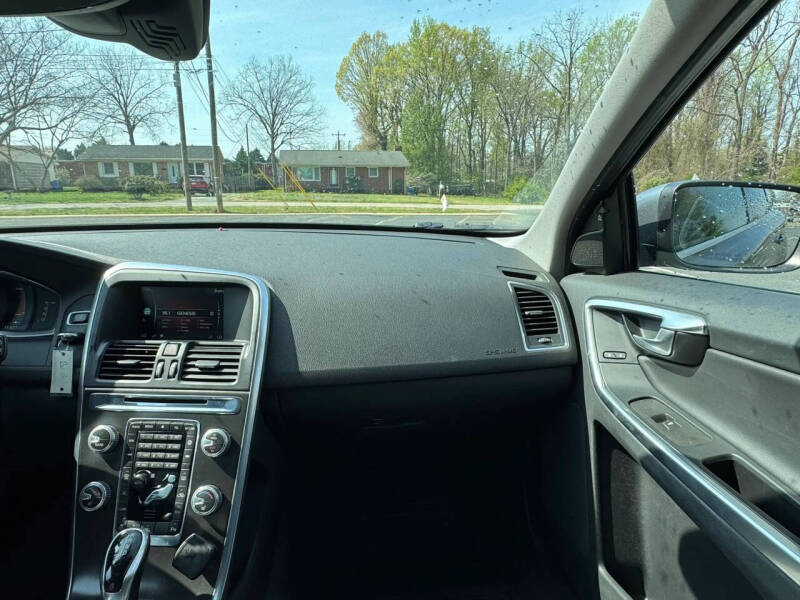 2016 Volvo XC60 T5 Drive-E Premier