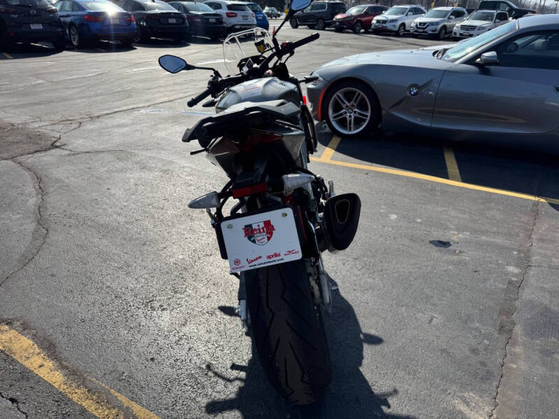 2023 Aprilia Tuono V4 1100 E5