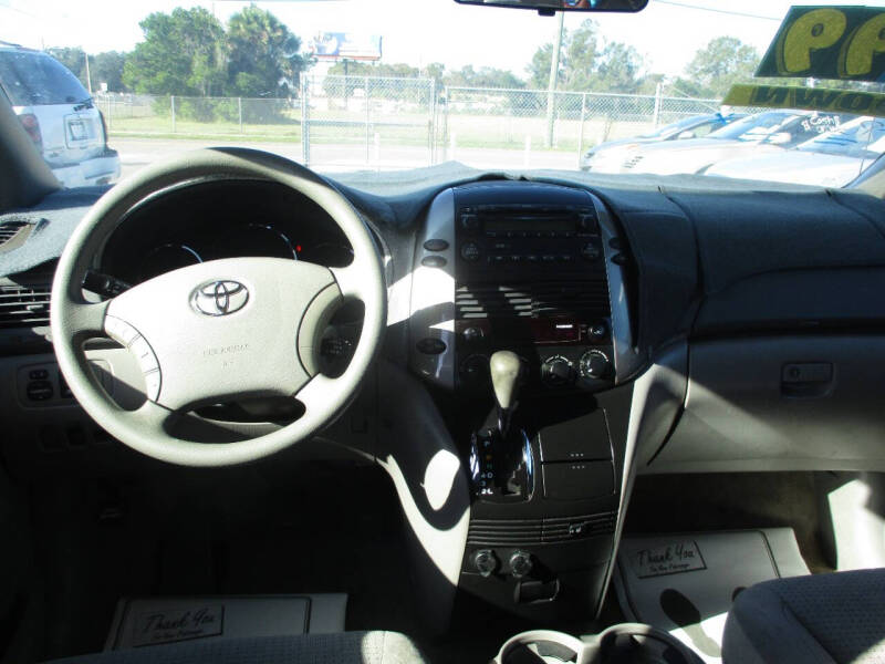 2006 Toyota Sienna LE 7 Passenger