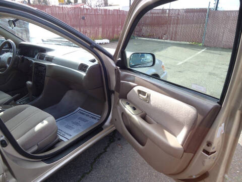 2001 Toyota Camry LE V6