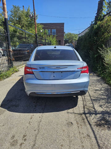 2013 Chrysler 200 LX