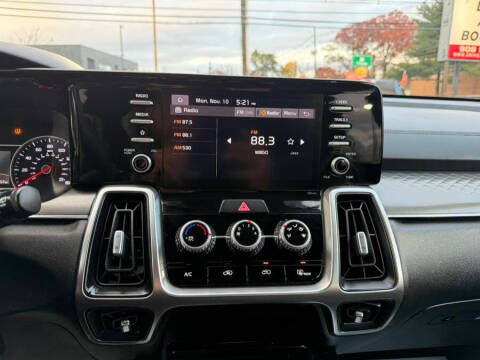2022 Kia Sorento LX