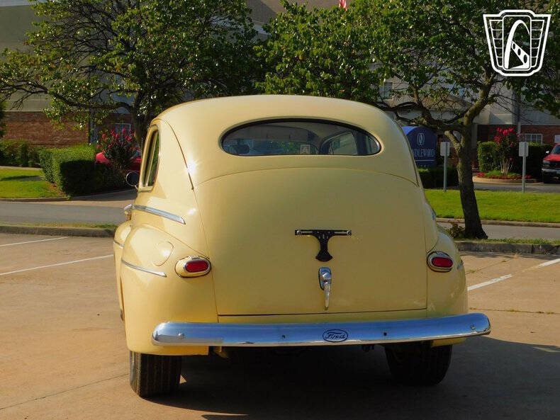 1942 Ford Super Deluxe