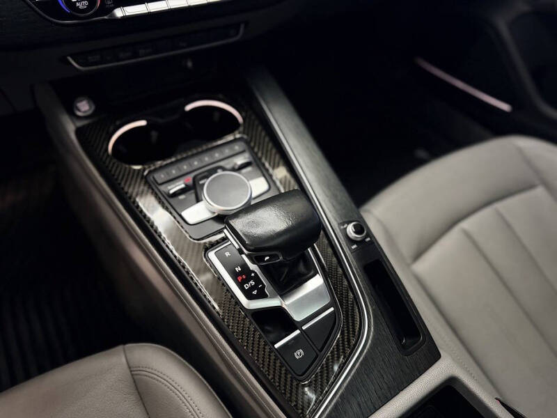 2017 Audi A4 2.0T quattro Premium Plus