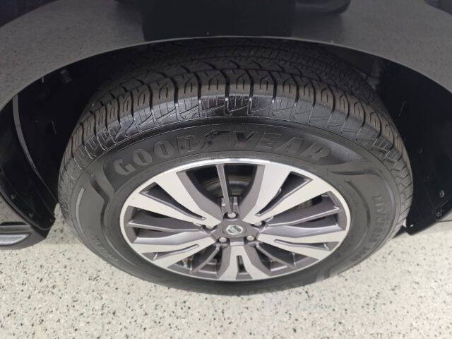 2017 Nissan Pathfinder SV
