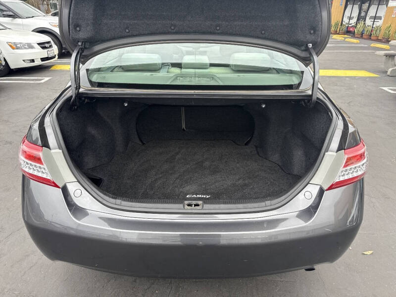 2011 Toyota Camry LE