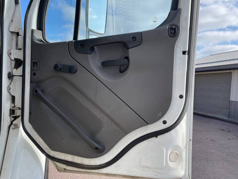 2012 Freightliner Business class M2