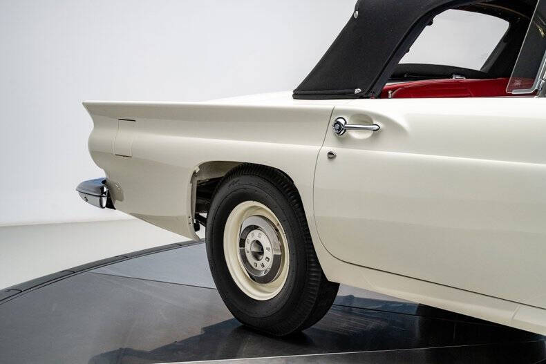 1957 Ford Thunderbird