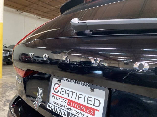 2025 Volvo XC60 B5 Plus Dark Theme