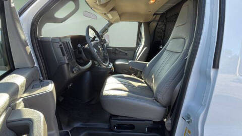 2025 Chevrolet Express 2500