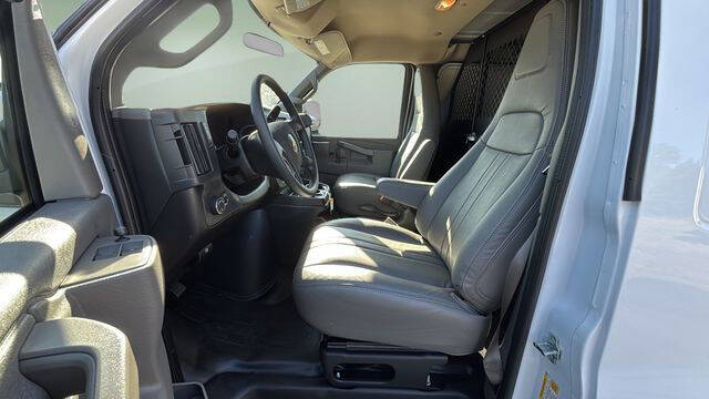2025 Chevrolet Express 2500