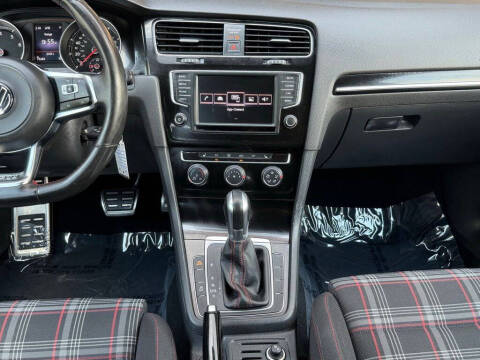 2017 Volkswagen Golf GTI S