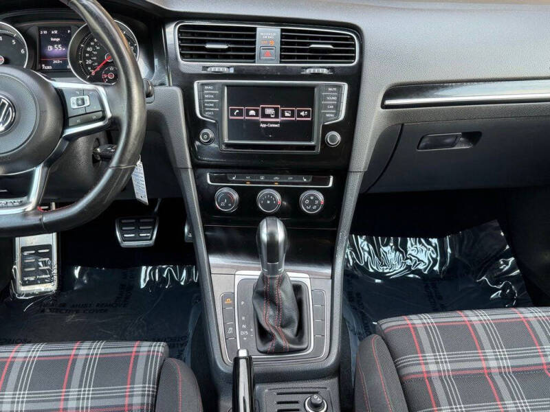 2017 Volkswagen Golf GTI S