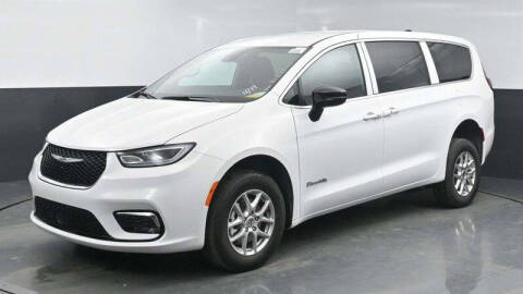 2024 Chrysler Pacifica Touring