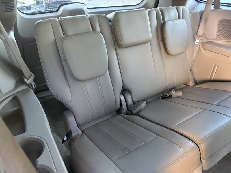 2016 Chrysler Town and Country Touring