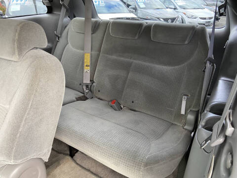 2006 Toyota Sienna CE 8 Passenger