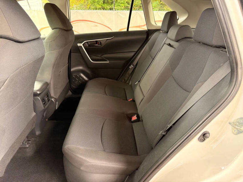 2022 Toyota RAV4 Hybrid LE