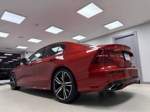 2019 Volvo S60 T6 R-Design