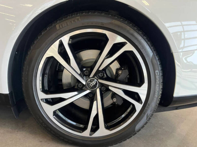 2022 Audi e-tron GT quattro Premium Plus