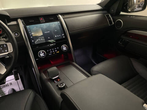 2023 Land Rover Discovery P300 S R-Dynamic