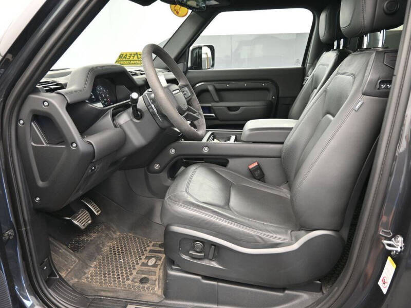 2023 Land Rover Defender 90 V8