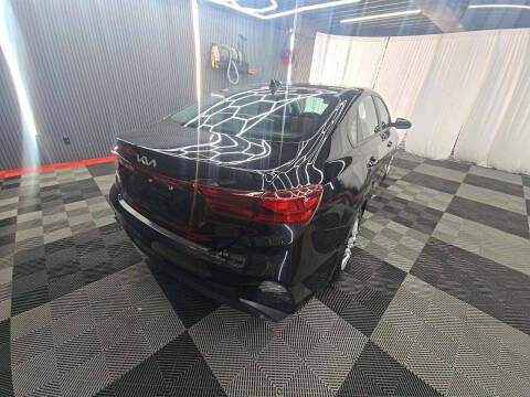 2023 Kia Forte LX
