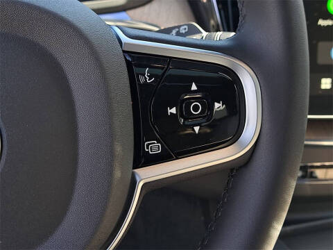 2026 Volvo XC60 T8 Plus