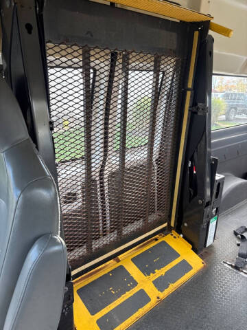 2013 Ford E-Series E-350 SD