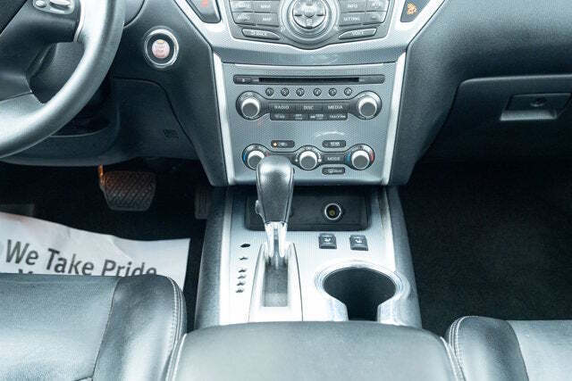 2017 Nissan Pathfinder SL