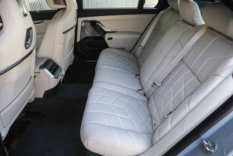 2025 BMW i7 eDrive50