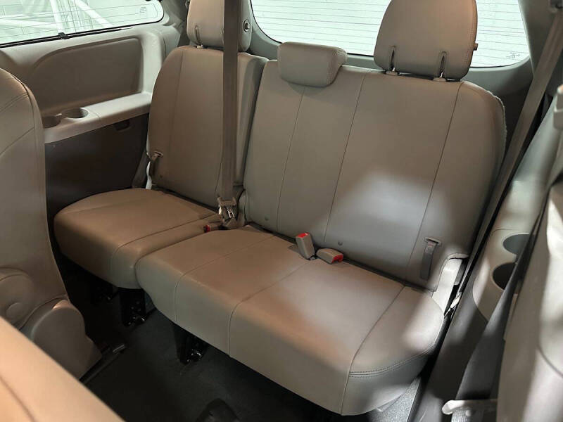2020 Toyota Sienna XLE Premium 7-Passenger