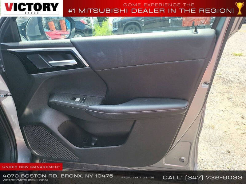 2022 Mitsubishi Outlander SE