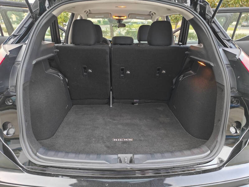 2023 Nissan Kicks SV