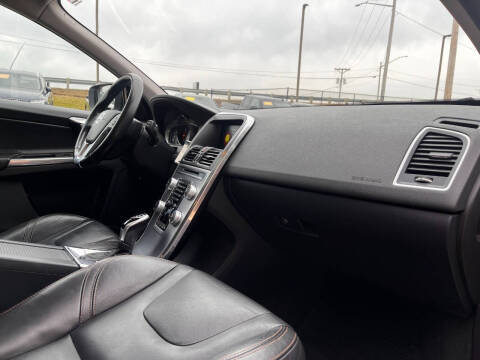 2017 Volvo XC60 T6 Dynamic