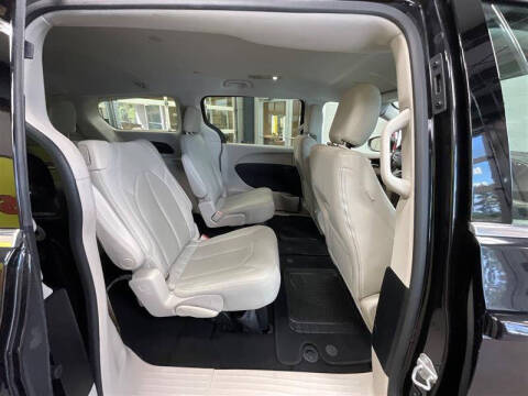 2017 Chrysler Pacifica LX