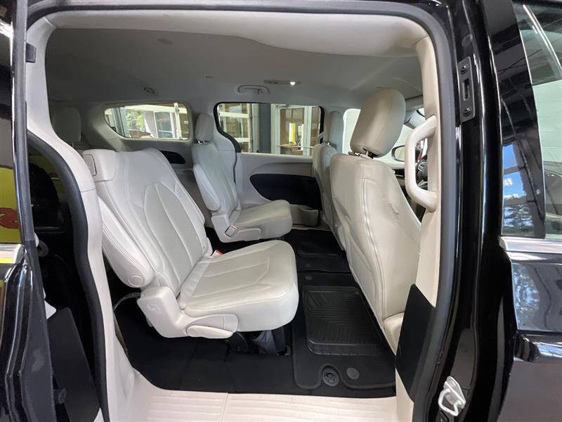 2017 Chrysler Pacifica LX