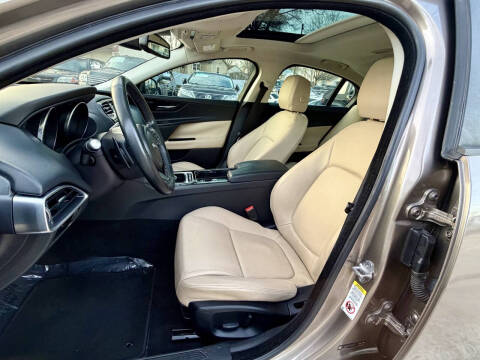 2017 Jaguar XE 25t Premium