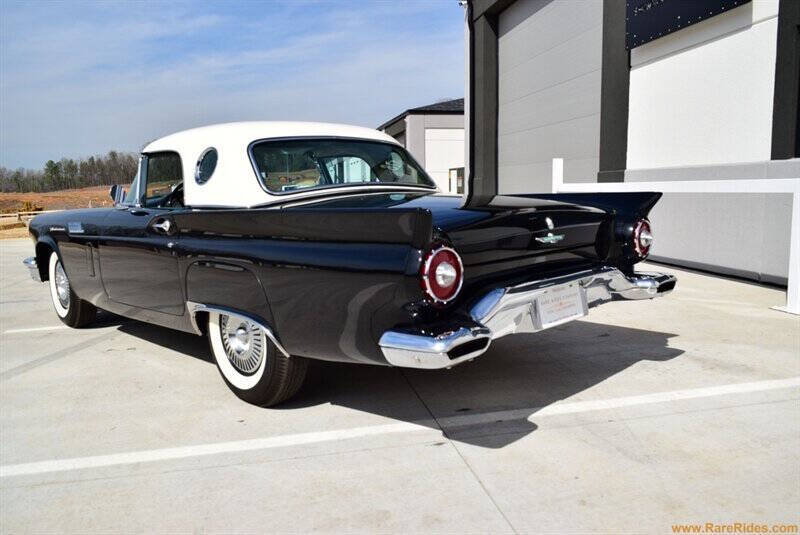 1957 Ford Thunderbird