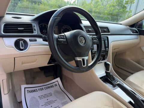 2013 Volkswagen Passat SE PZEV