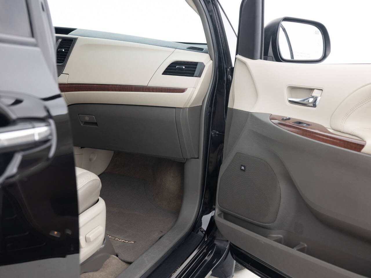 Used Car 2014 Toyota Sienna  Limited 7 Passenger 4dr Mini Van For Sale Under $15,000 In Coal City, Illinois