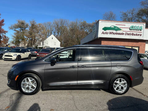 2017 Chrysler Pacifica Touring-L Plus